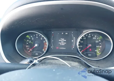 2018 Jeep Compass Latitude 4X4 z USA, uszkodzony, nr VIN 3C4NJDBB8JT150094